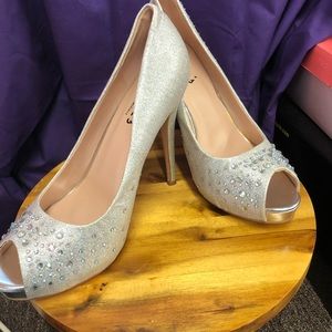 COPY - Silver Rhinestone Shoe by Sweeties Shoe size 8 platform “Ana” peep t…